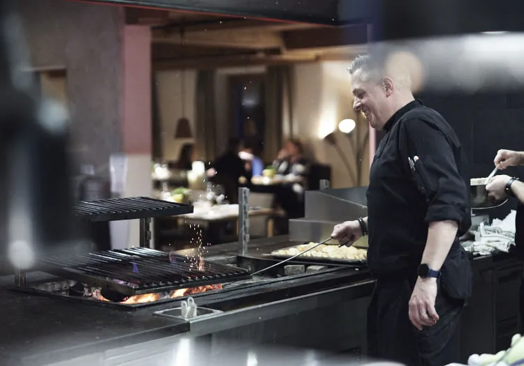 Küchenchef bei der Arbeit