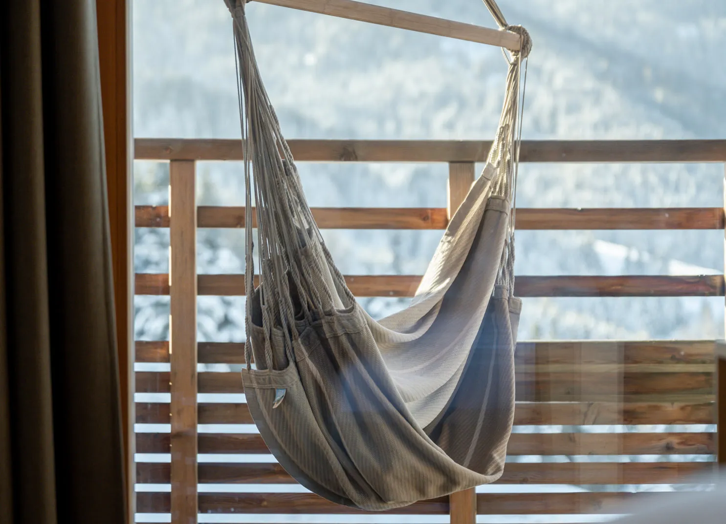 Hängesessel am Hotelbalkon