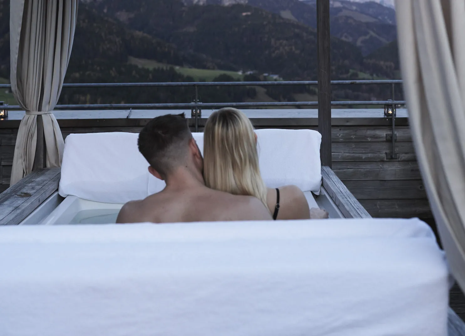 Romantikbad auf der Hotelterrasse