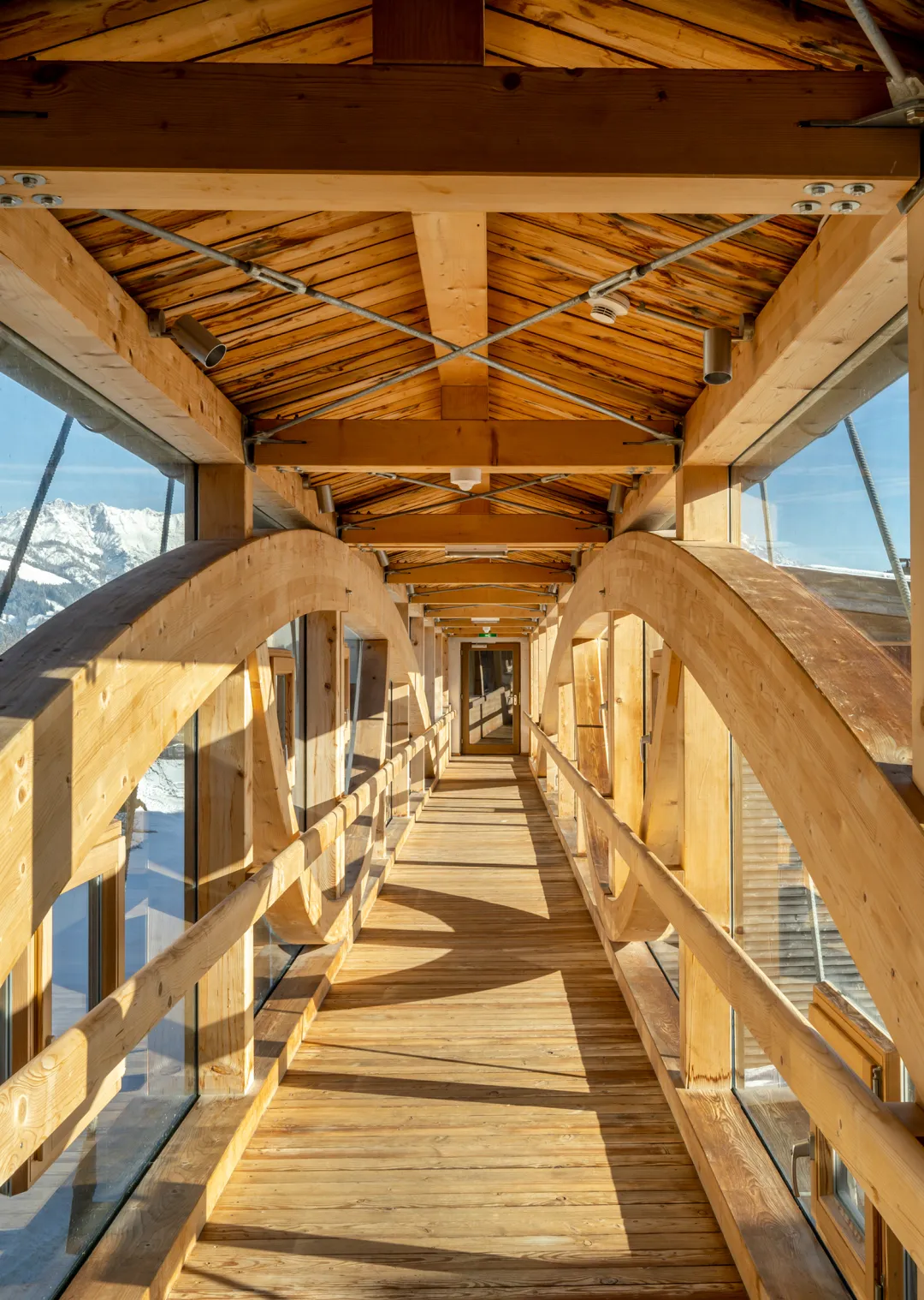 Holzarchitektur im Holzhotel